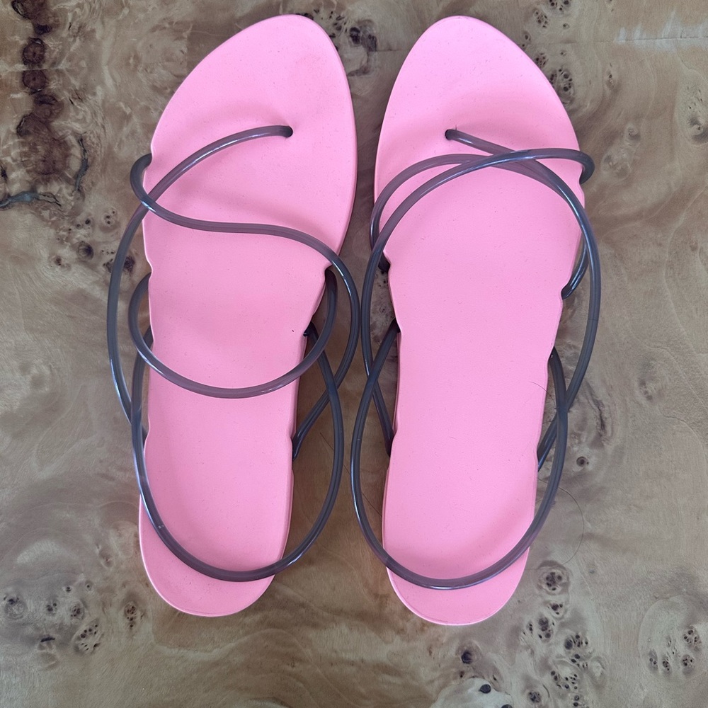 New without tags minimalist flip flops by Starck x Ipanema size 10